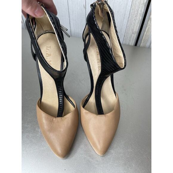 L.A.M.B Gwen Stefani Black Beige Leather Serena T-Strap Pumps Size 5.5 - Picture 2 of 6
